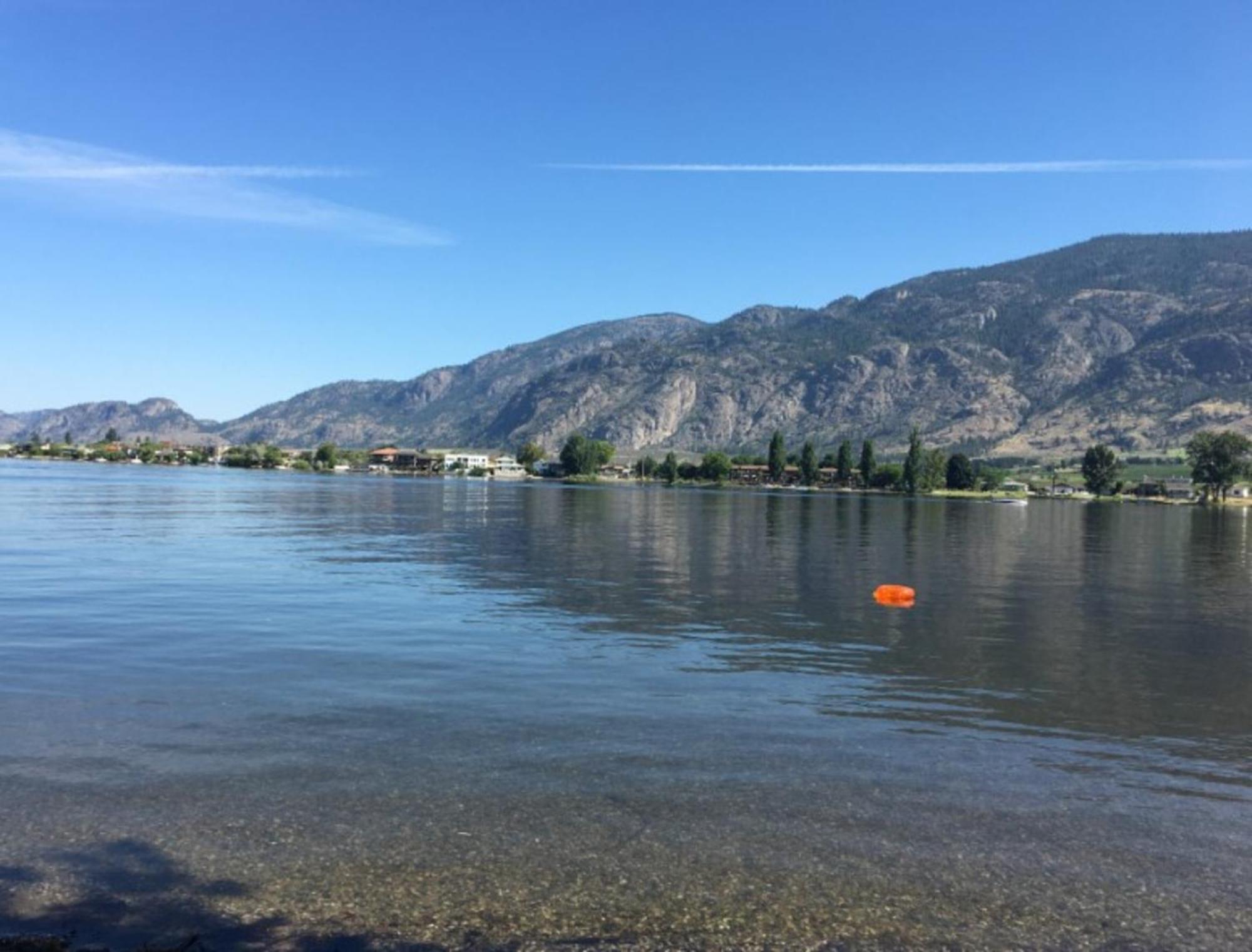 Holiday Inn Hotel & Suites Osoyoos By Ihg Exterior foto